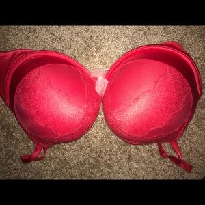 VS bombshell bra, worn only once!